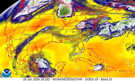 latest image of Eastern US water vapor